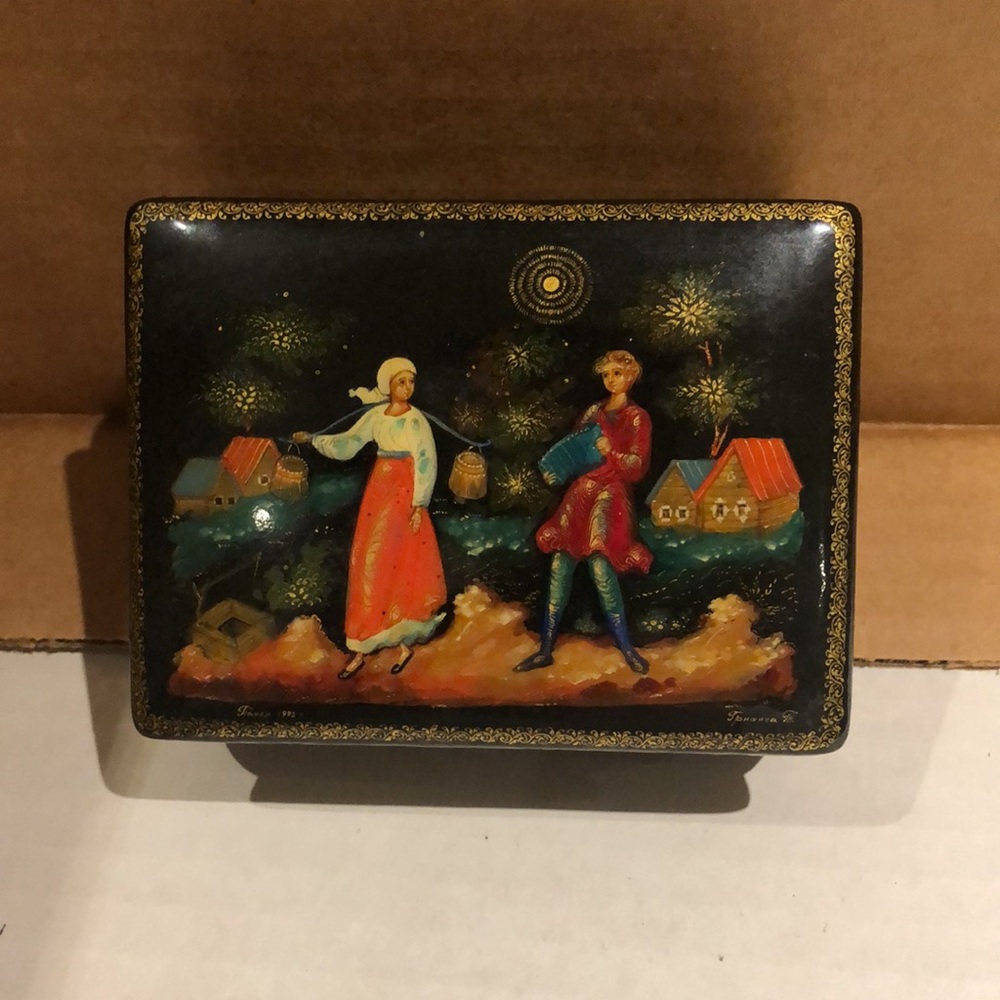 Vintage Hand-painted Russian Lacquer Trinket Box